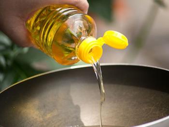Aturan Baru: Harga Minyak Goreng Curah Rp14 Ribu, Kemasan Premium Naik 